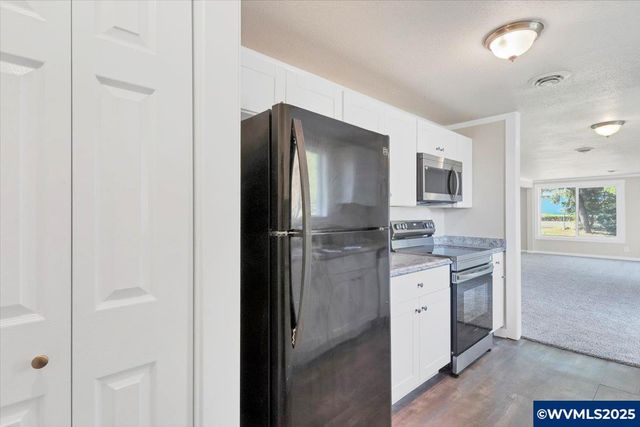 204 S 3Rd St, Carlton, OR 97111