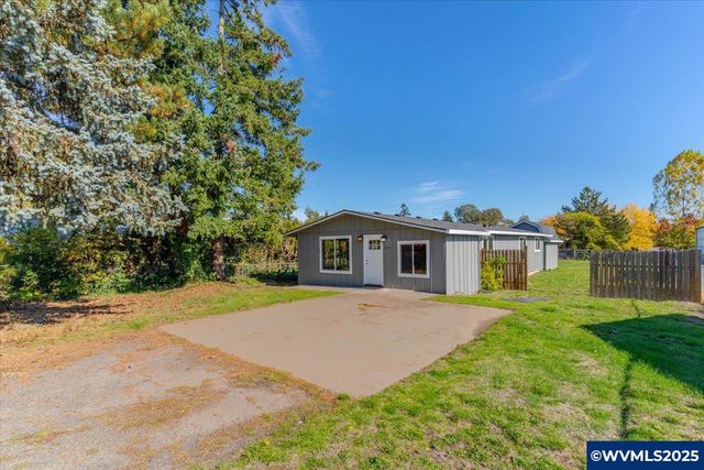 204 S 3Rd St, Carlton, OR 97111