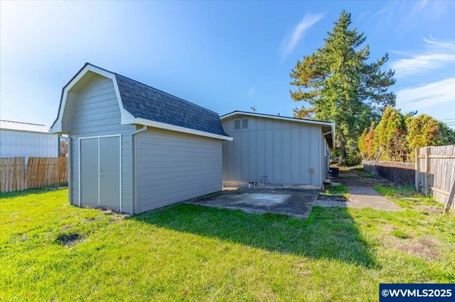 204 S 3Rd St, Carlton, OR 97111