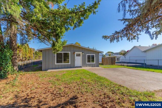 204 S 3Rd St, Carlton, OR 97111