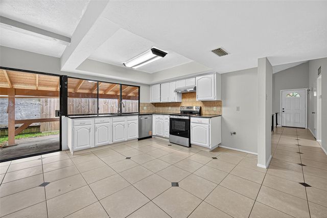 15815 Ironside Creek, Houston, TX 77053