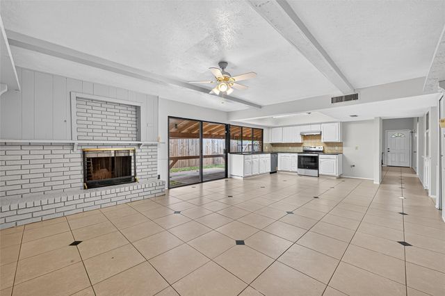 15815 Ironside Creek, Houston, TX 77053