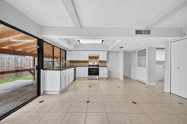 15815 Ironside Creek, Houston, TX 77053