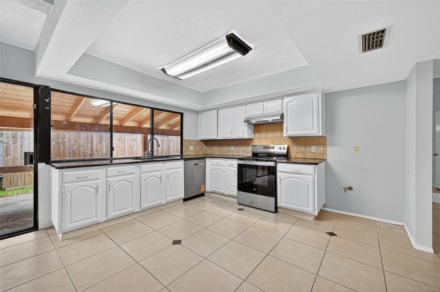 15815 Ironside Creek, Houston, TX 77053
