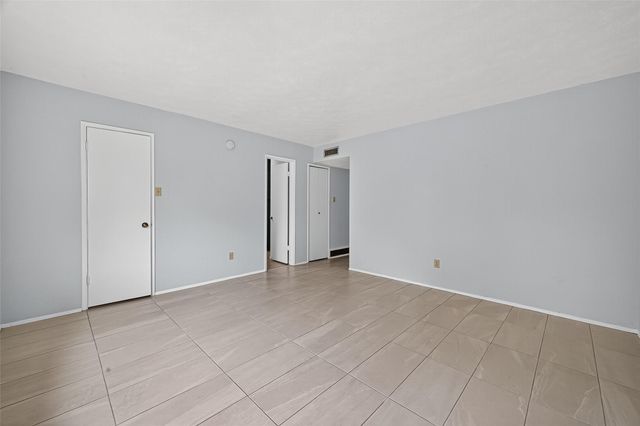 15815 Ironside Creek, Houston, TX 77053