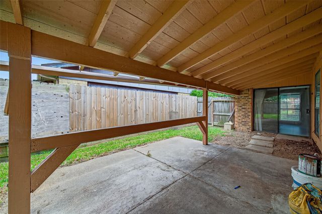 15815 Ironside Creek, Houston, TX 77053