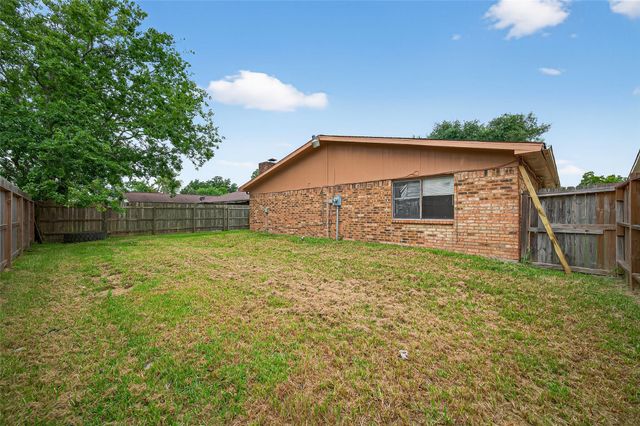 15815 Ironside Creek, Houston, TX 77053