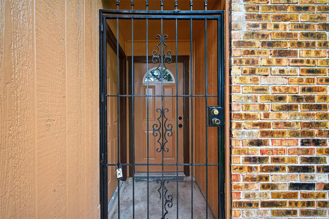 15815 Ironside Creek, Houston, TX 77053