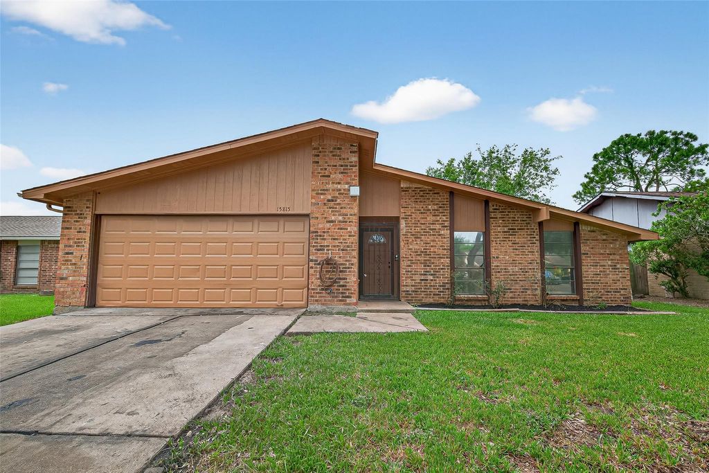15815 Ironside Creek, Houston, TX 77053
