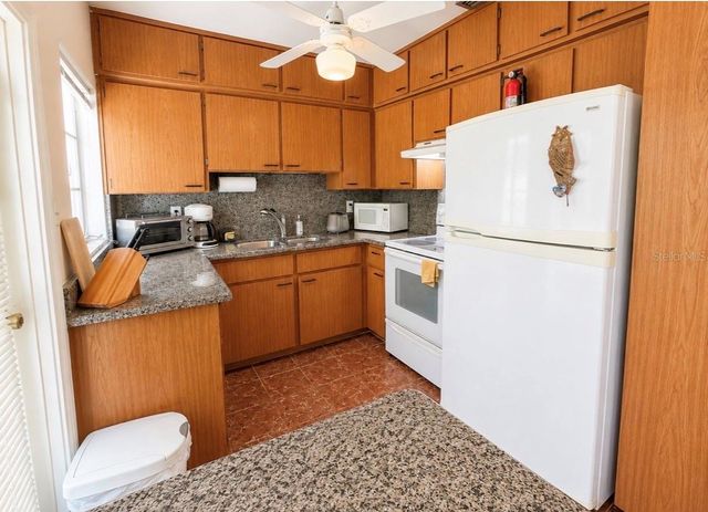 1006 GULF ROAD, Tarpon Springs, FL 34689