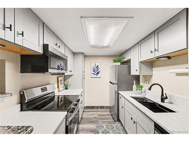 8225 E Fairmount Dr 9-201, Denver, CO 80247