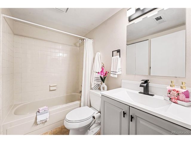 8225 E Fairmount Dr 9-201, Denver, CO 80247