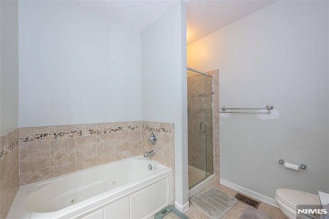 1 Ashley Court 701, Hawthorne, NJ 07506