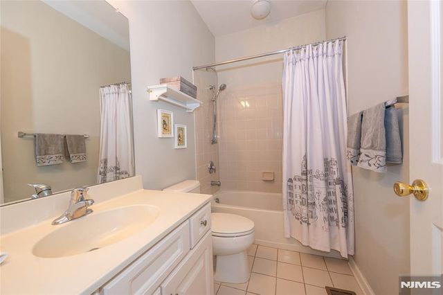 1 Ashley Court 701, Hawthorne, NJ 07506