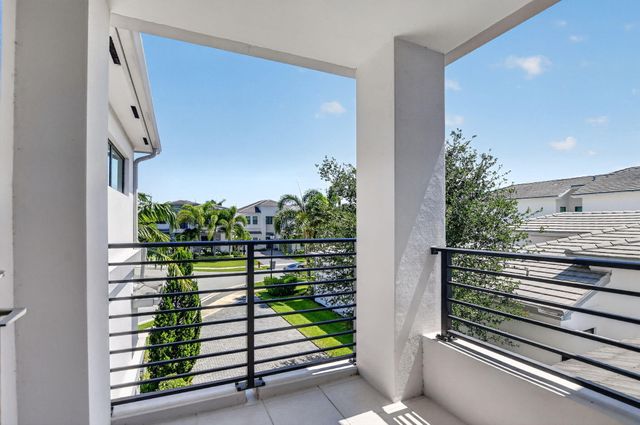 9168 Benedetta Place, Boca Raton, FL 33496