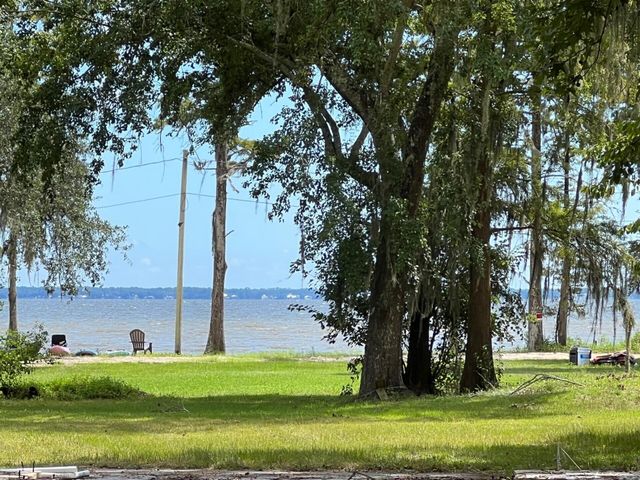 35 Bay Breeze Drive, Freeport, FL 32439