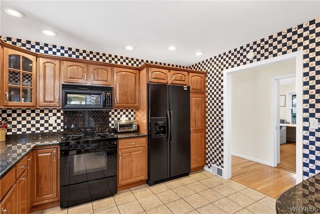 30 New Amsterdam Avenue, Buffalo, NY 14216
