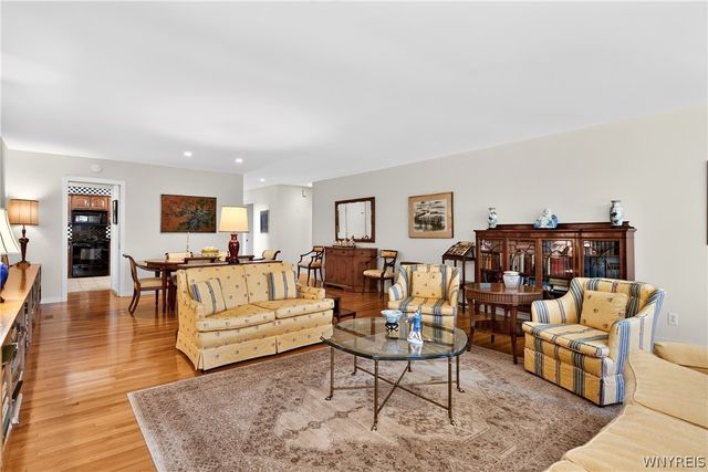 30 New Amsterdam Avenue, Buffalo, NY 14216