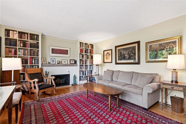 30 New Amsterdam Avenue, Buffalo, NY 14216