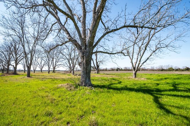 000 County Road 613, Dayton, TX 77535