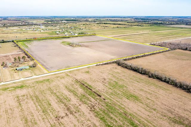 000 County Road 613, Dayton, TX 77535