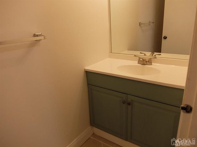 35 Sayre Drive, Plainsboro, NJ 08540