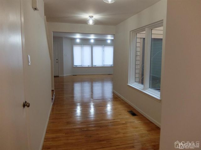 35 Sayre Drive, Plainsboro, NJ 08540