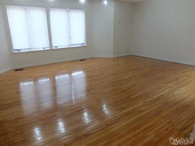 35 Sayre Drive, Plainsboro, NJ 08540