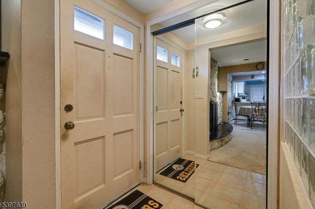 38 Klinger Rd, East Hanover Twp., NJ 07936