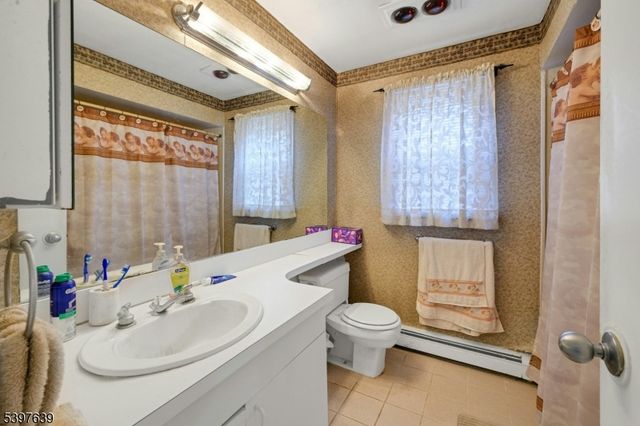 38 Klinger Rd, East Hanover Twp., NJ 07936