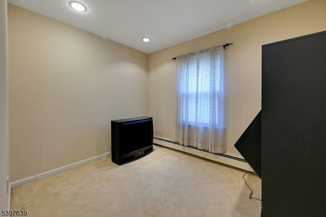 38 Klinger Rd, East Hanover Twp., NJ 07936