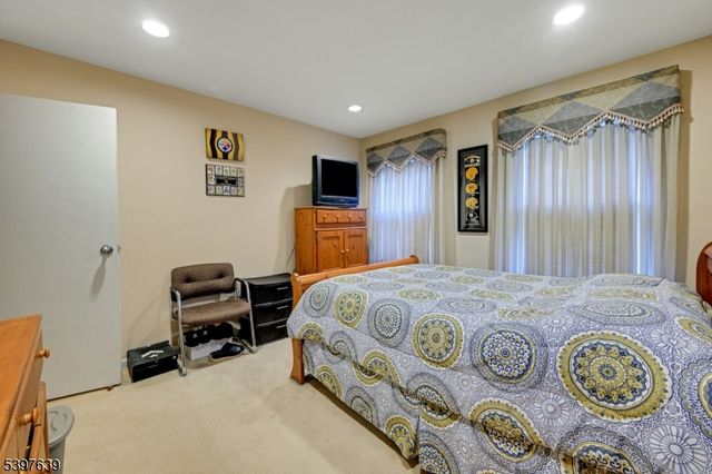 38 Klinger Rd, East Hanover Twp., NJ 07936