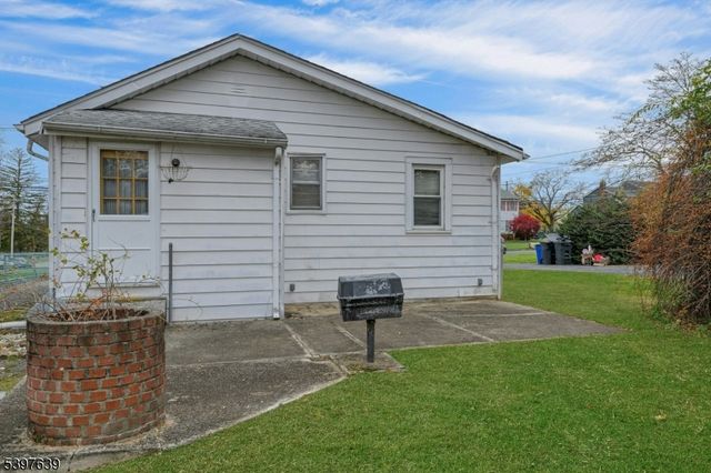 38 Klinger Rd, East Hanover Twp., NJ 07936