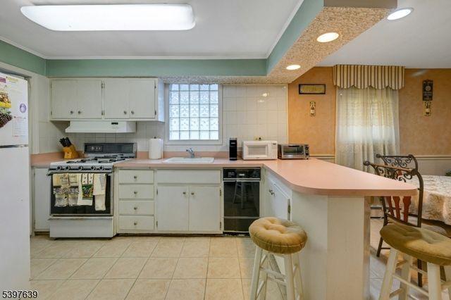 38 Klinger Rd, East Hanover Twp., NJ 07936