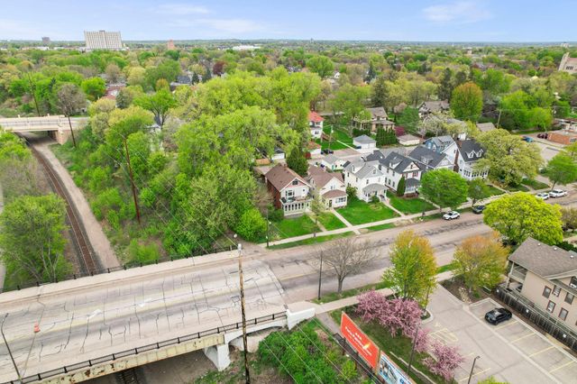 1217 Grand Avenue, Saint Paul, MN 55105