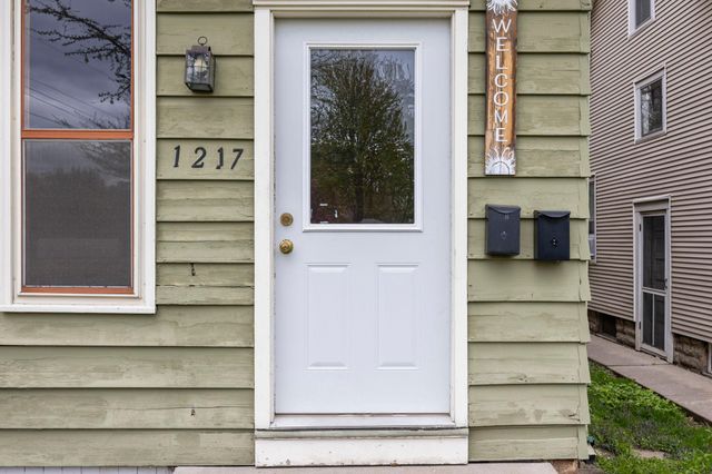 1217 Grand Avenue, Saint Paul, MN 55105