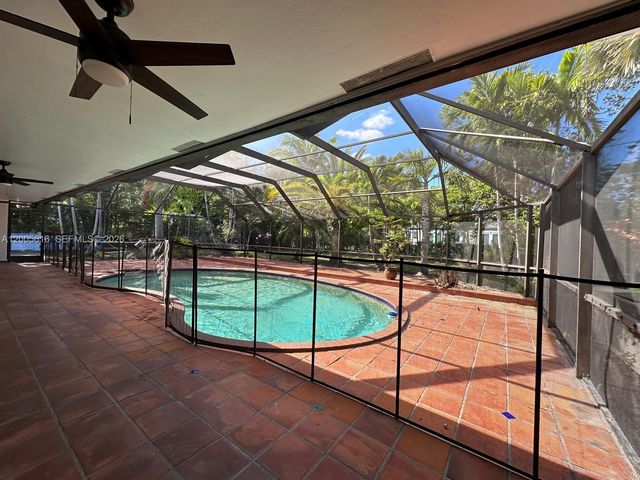 7625 SW 180th Ter 7625, Palmetto Bay, FL 33157