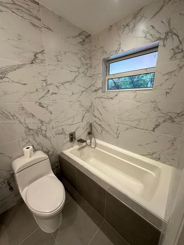 7625 SW 180th Ter 7625, Palmetto Bay, FL 33157