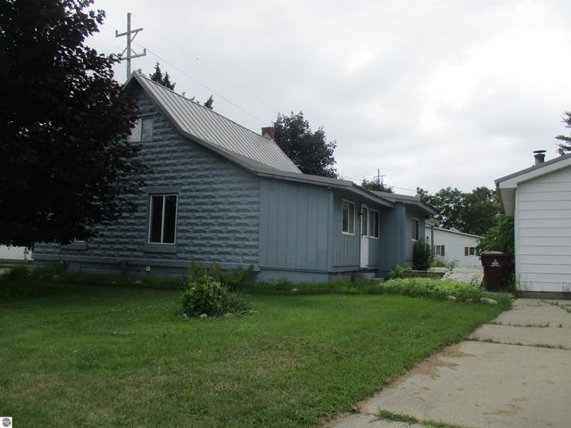 523 Union Street, St Louis, MI 48880