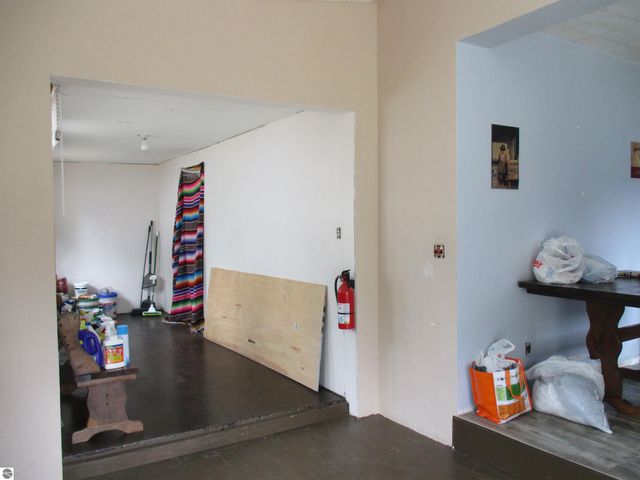 523 Union Street, St Louis, MI 48880