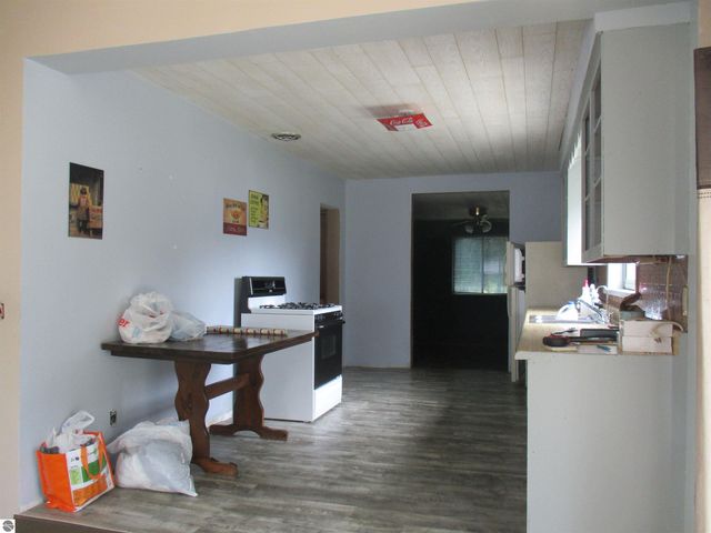 523 Union Street, St Louis, MI 48880