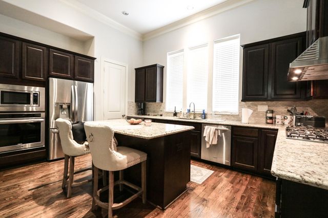 2037 Fannin Station N, Houston, TX 77045