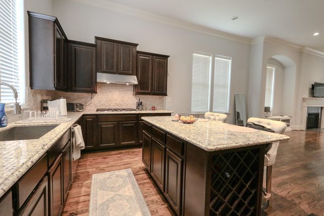 2037 Fannin Station N, Houston, TX 77045