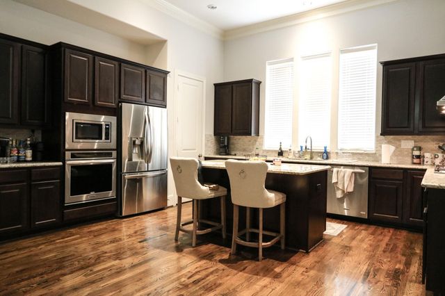 2037 Fannin Station N, Houston, TX 77045