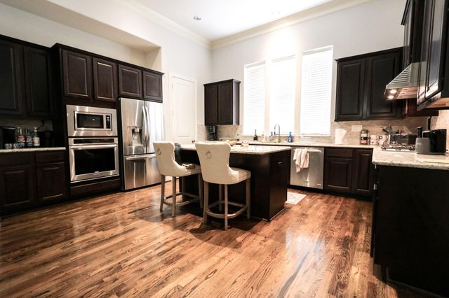 2037 Fannin Station N, Houston, TX 77045
