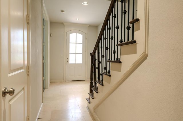 2037 Fannin Station N, Houston, TX 77045