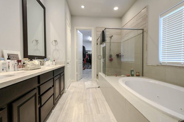 2037 Fannin Station N, Houston, TX 77045