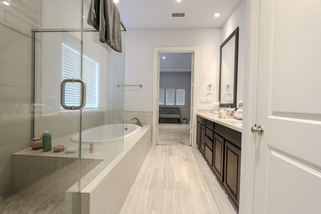 2037 Fannin Station N, Houston, TX 77045