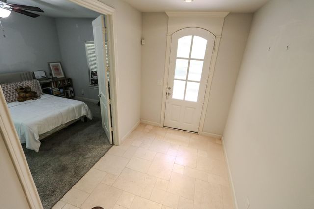 2037 Fannin Station N, Houston, TX 77045