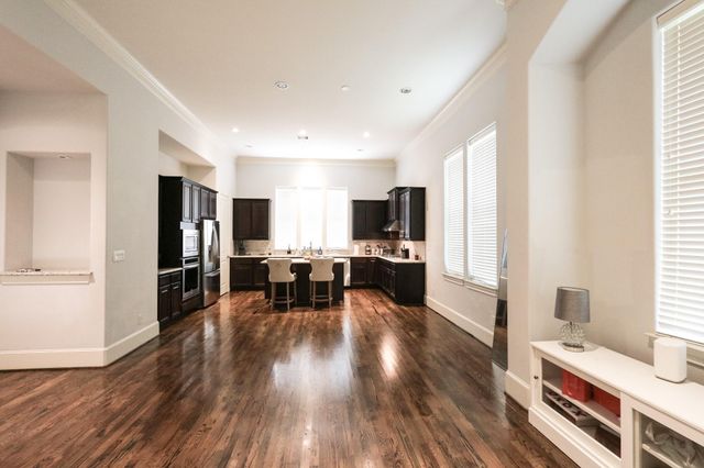 2037 Fannin Station N, Houston, TX 77045